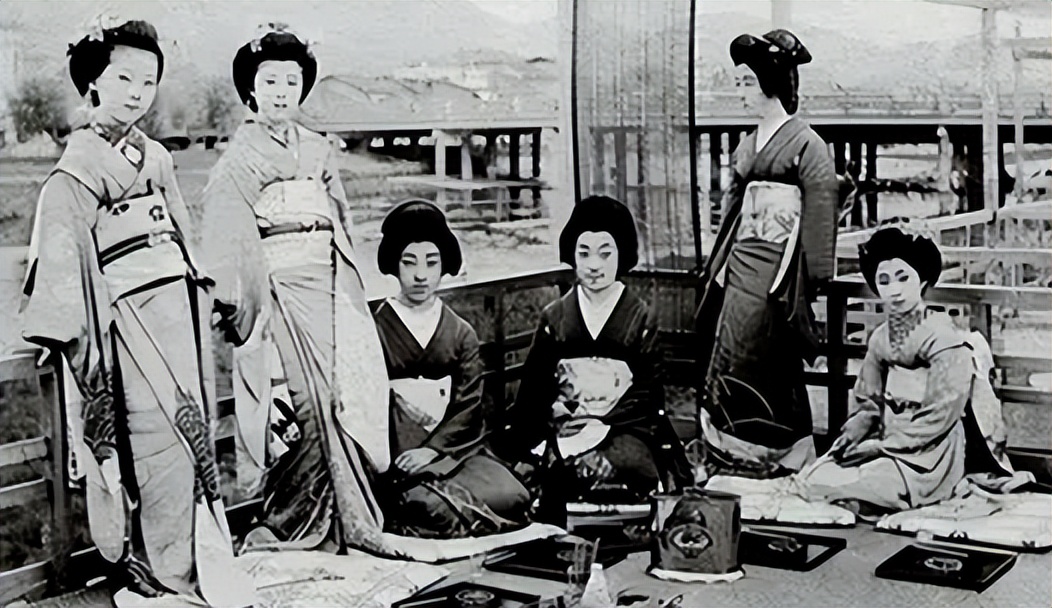 日本奇葩陋习“夜爬”,为了人口繁衍不择手段,上世纪才被废止