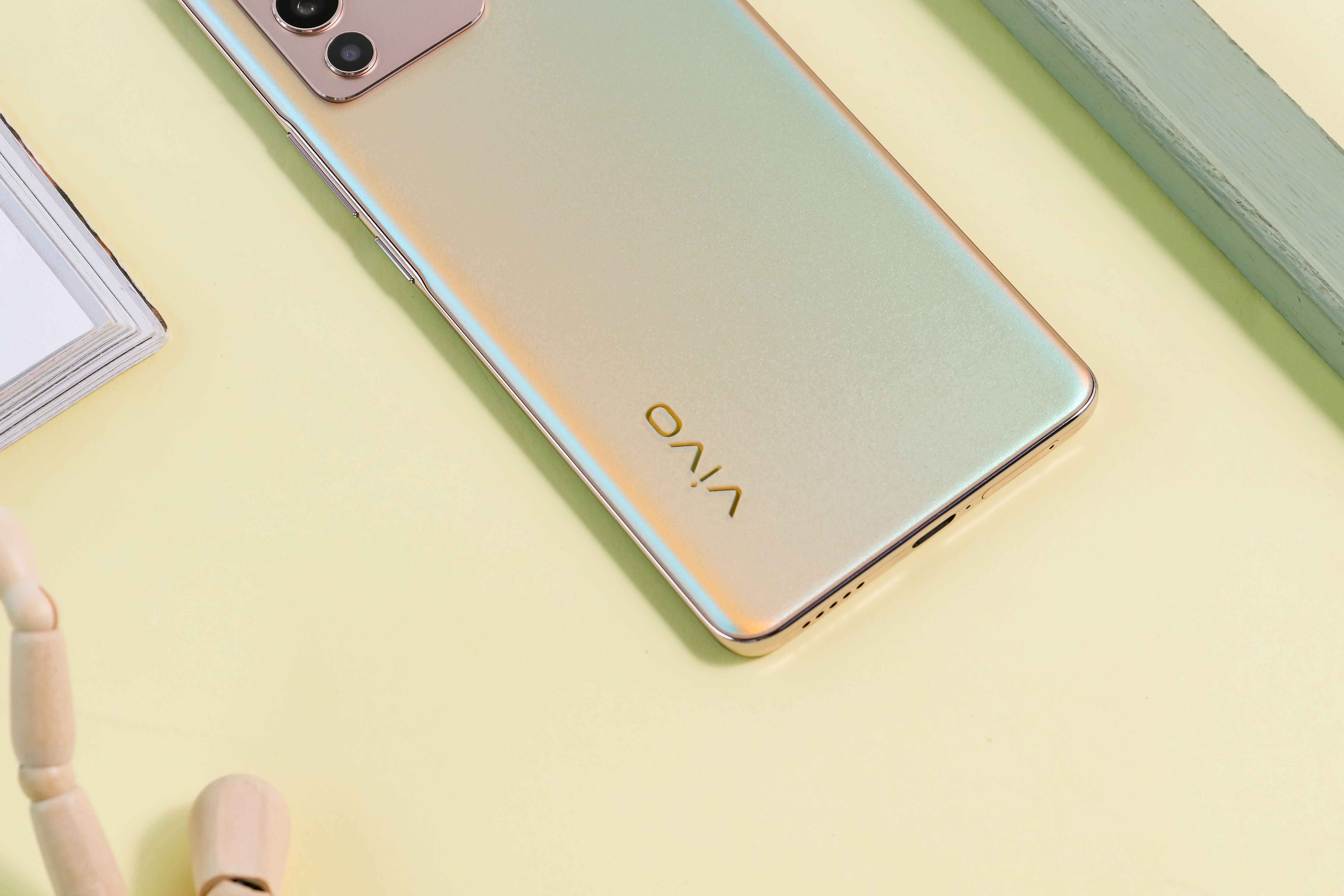 不被现有认知框架束缚,vivos12pro和opporeno7pro