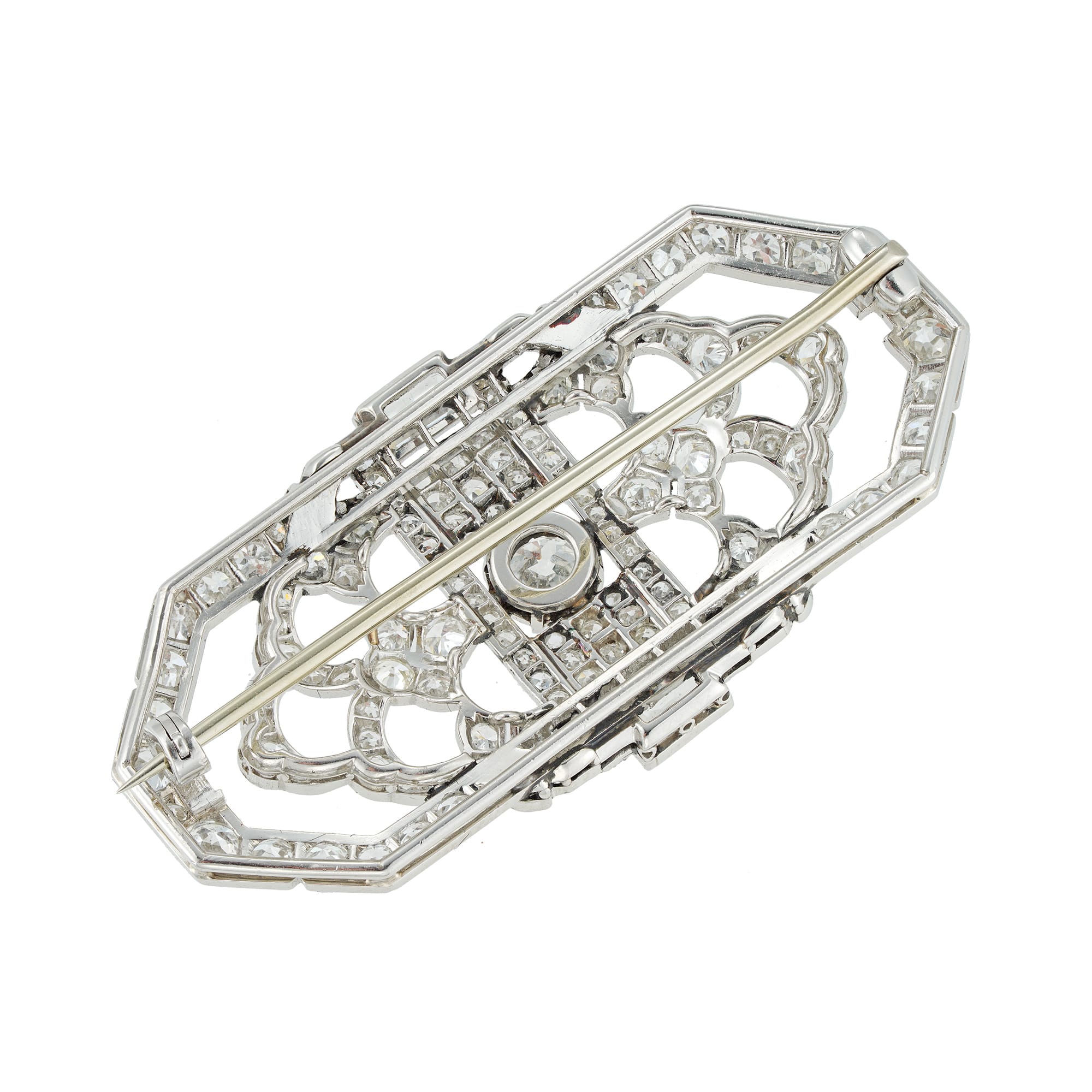 凯特王妃戴过的王室珠宝,英国凯特王妃戴金色树叶耳饰