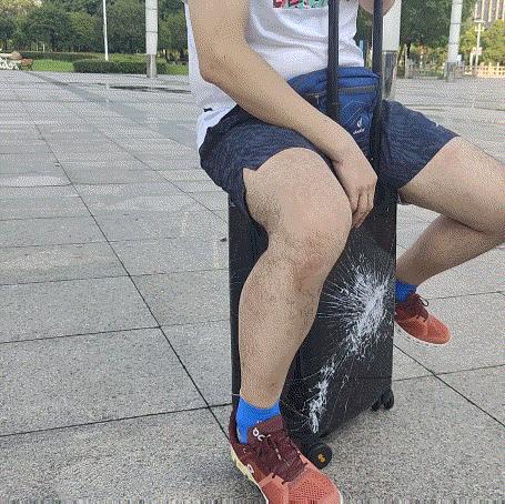 地平线八号行李箱周杰伦代言的吗,地平线行李箱周董