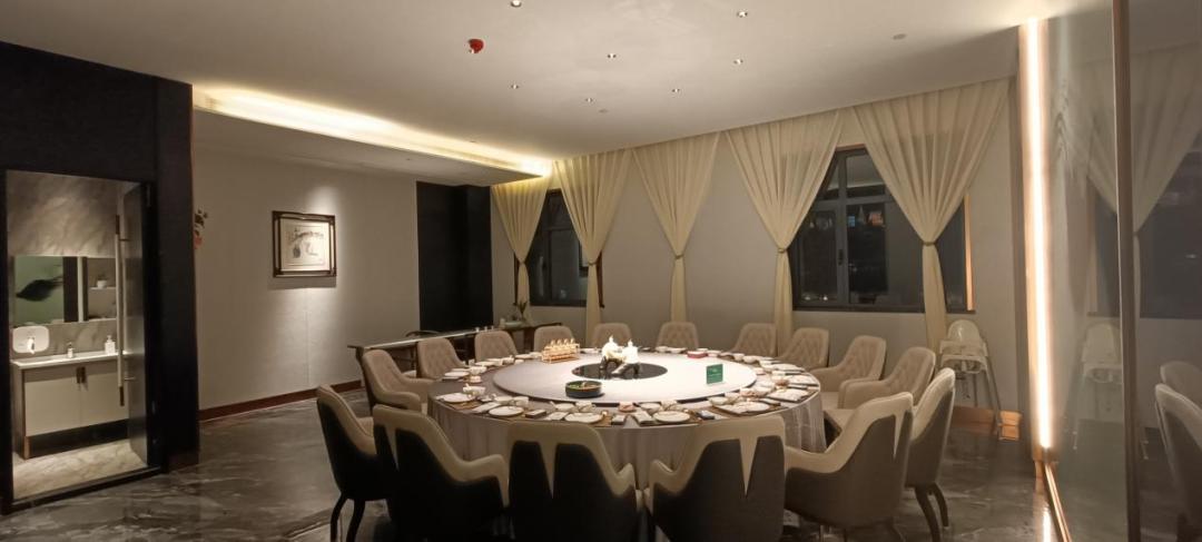 巴马水熬出“小粥仙”，一路创新升级，打造新晋地方菜