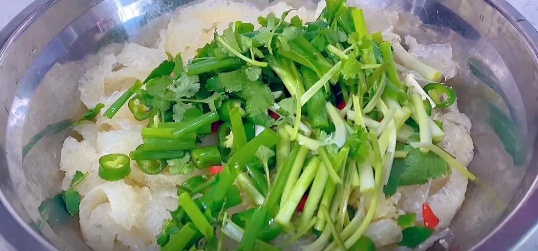 什么食物有胶原蛋白最多让脸饱满,吃什么样的胶原蛋白能让皮肤饱满