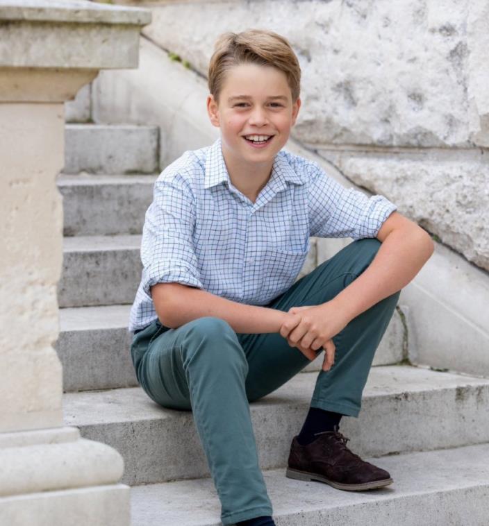 夏洛特公主去上学了吗,夏洛特公主出国留学