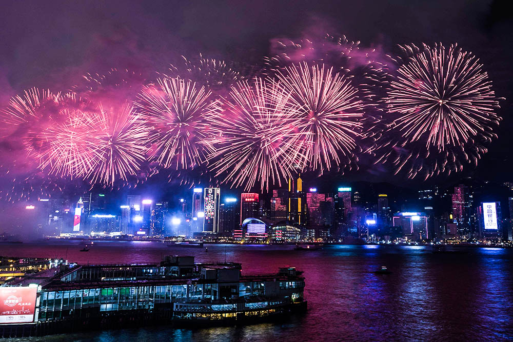 1997年香港回归祖国，英方却不愿归还，邓公：再阻挠*力武**解决！