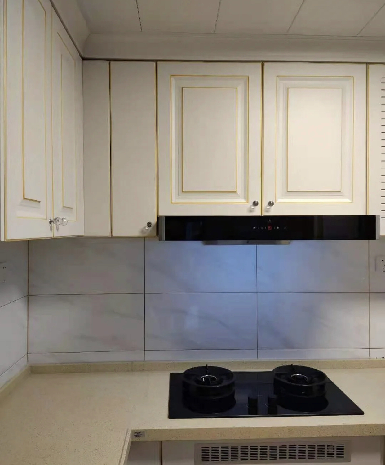 顶吸油烟机与侧吸油烟机哪个好,侧吸油烟机跟顶吸油烟机哪个好