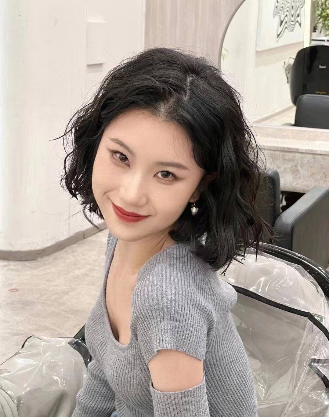 秋冬烫染发型中短发,秋冬披肩发造型短发