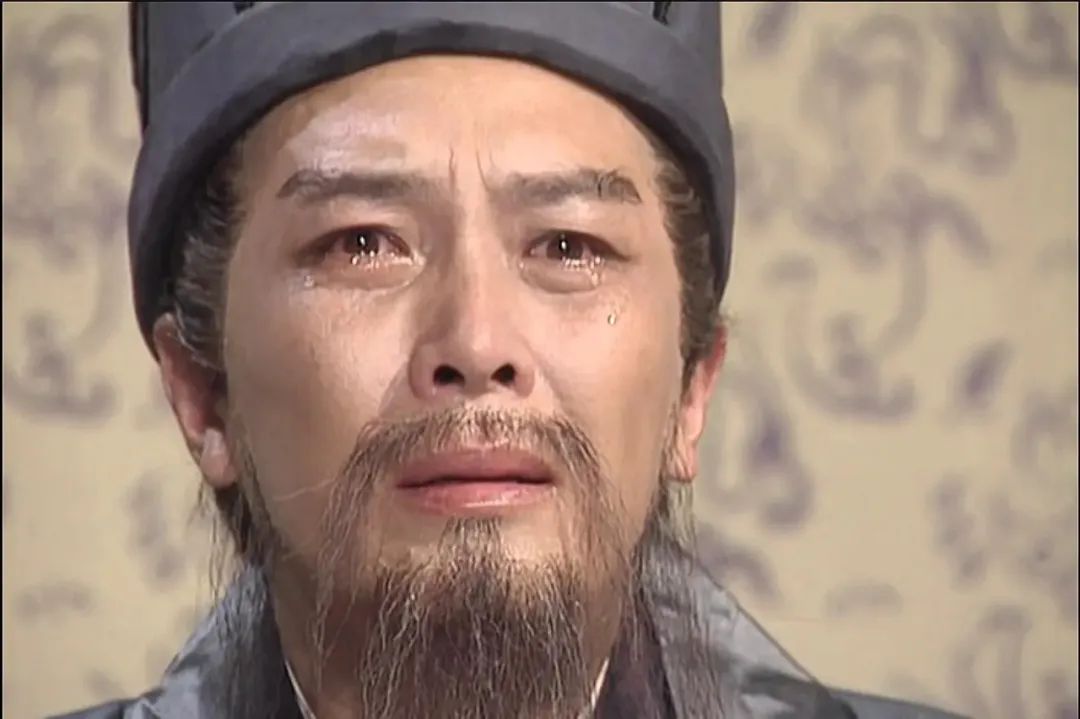 开播后已拿下3个第一,中国首部破百亿的谍战剧