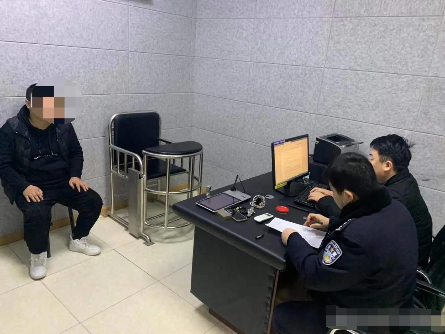 玩具枪被认定为枪支获刑14年 (网络买卖枪支案判刑)