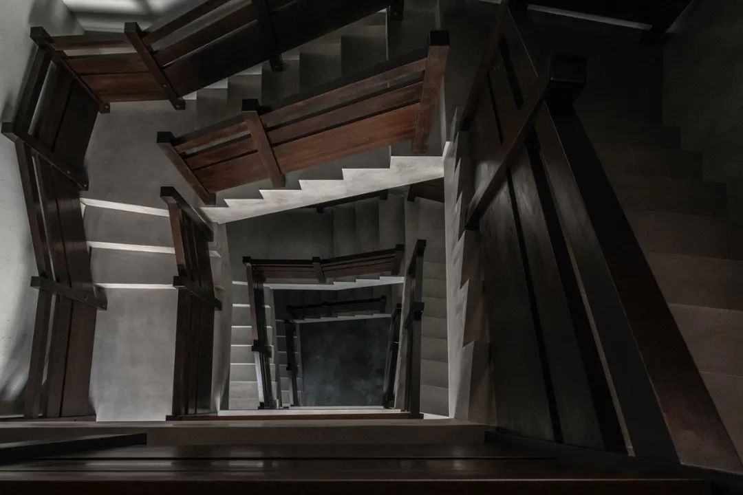 湖北夫妻造房子,湖北夫妻两万造房