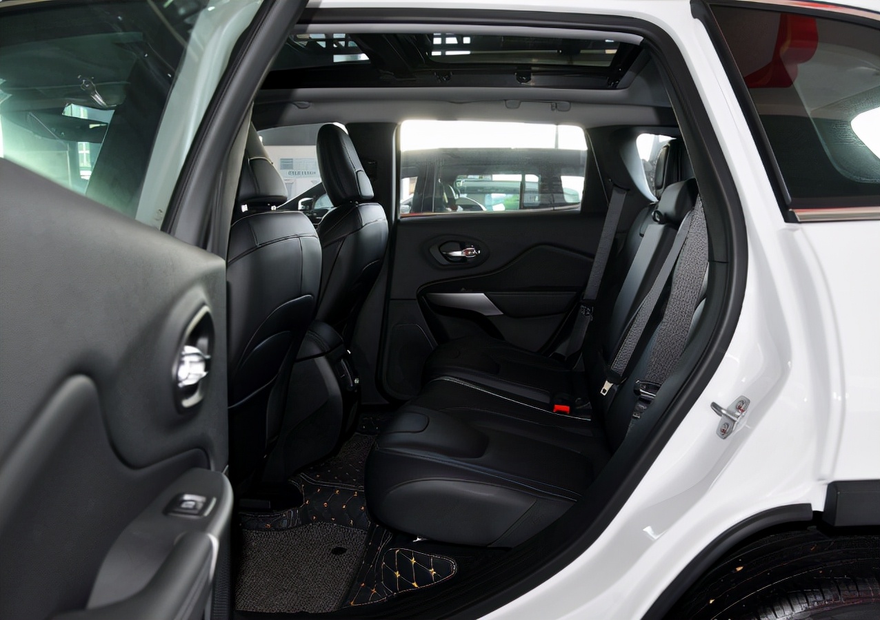 能家用的越野,能家用能越野的车30万内