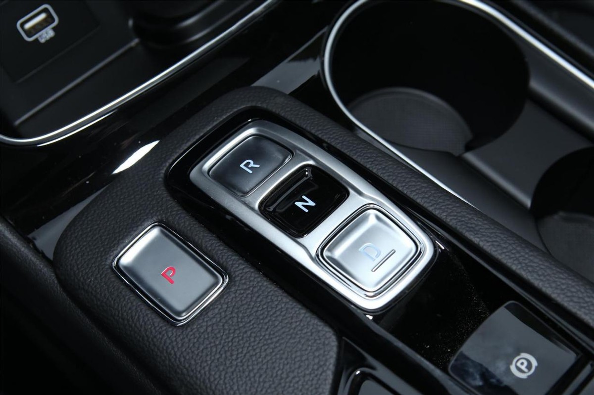 现代胜达2020款6座最低配,车长超5米10at爆发237马力