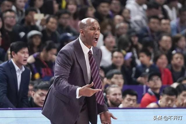 李春江大胜马布里49分,李春江马布里口吐芬芳完整版