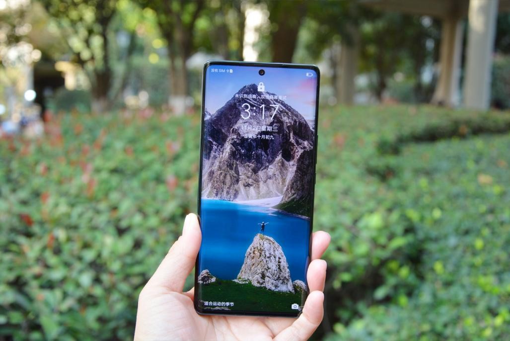 目前荣耀最不值得入手的手机,喜欢玩王者荣耀不是没有理由的