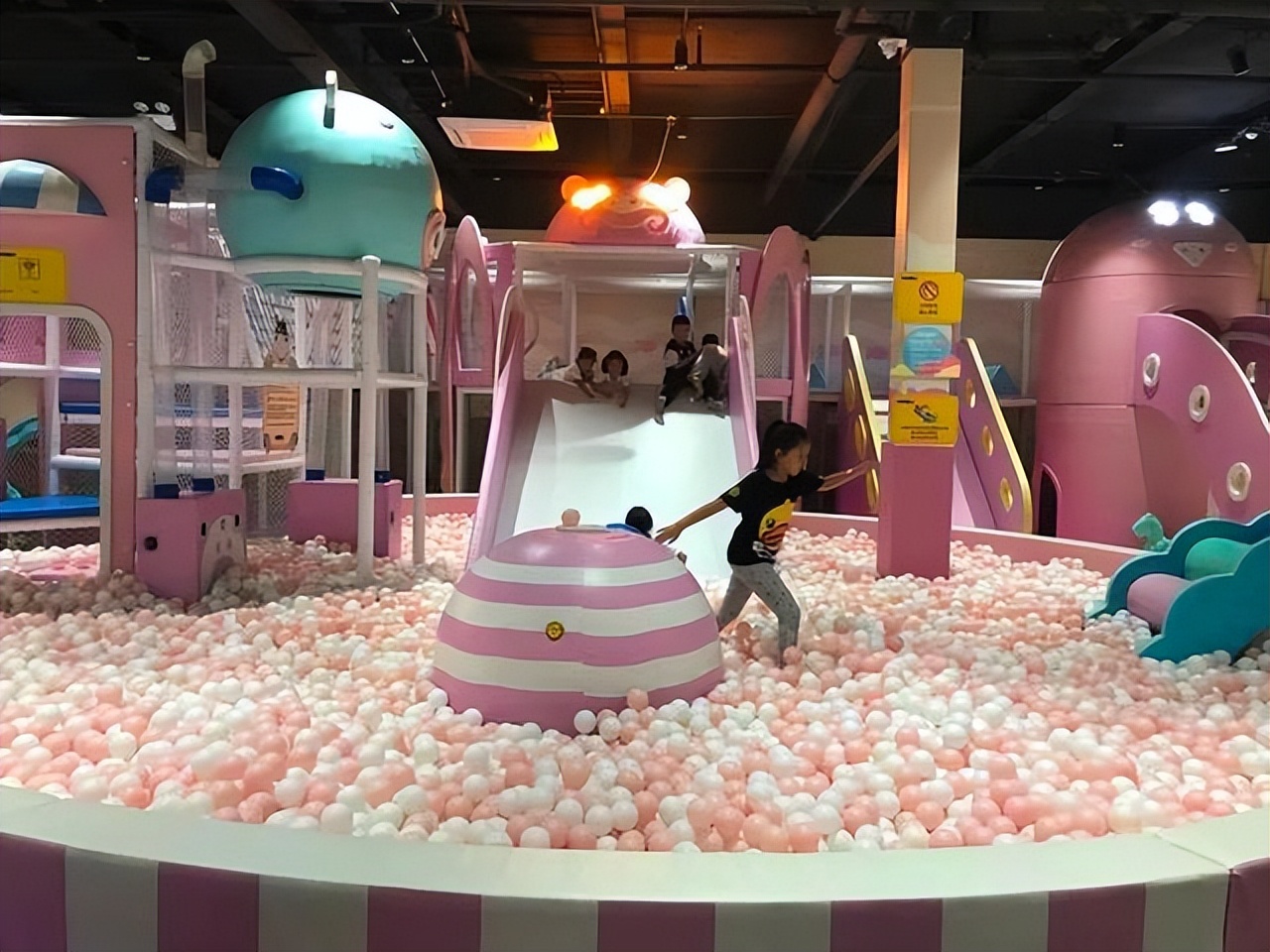 做电玩城投资多少钱,做电玩店赚钱吗