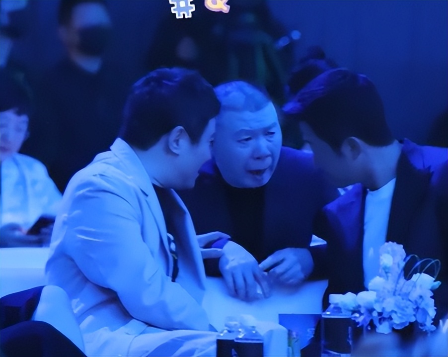 上海这一夜，内娱来了一大半，吴京谢霆锋拿大奖，冯小刚忙着交际