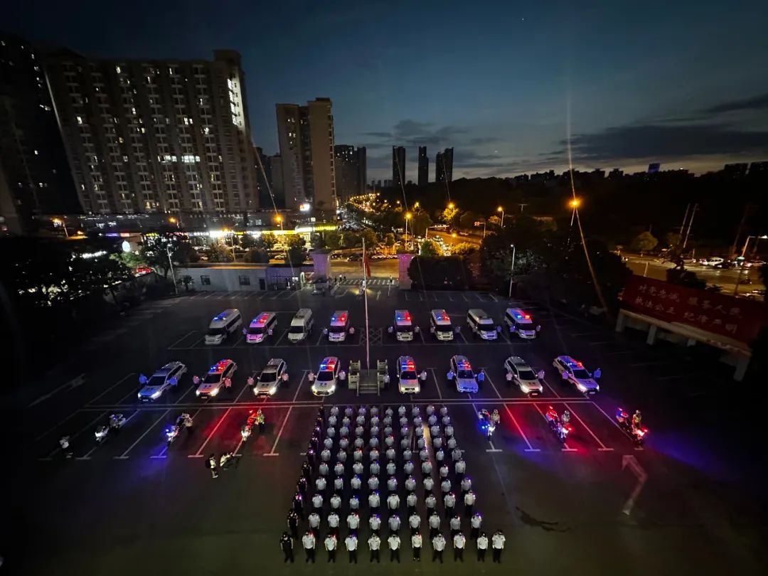 警方开展夏夜治安巡查宣防,古城派出所开展夏夜治安巡查宣传