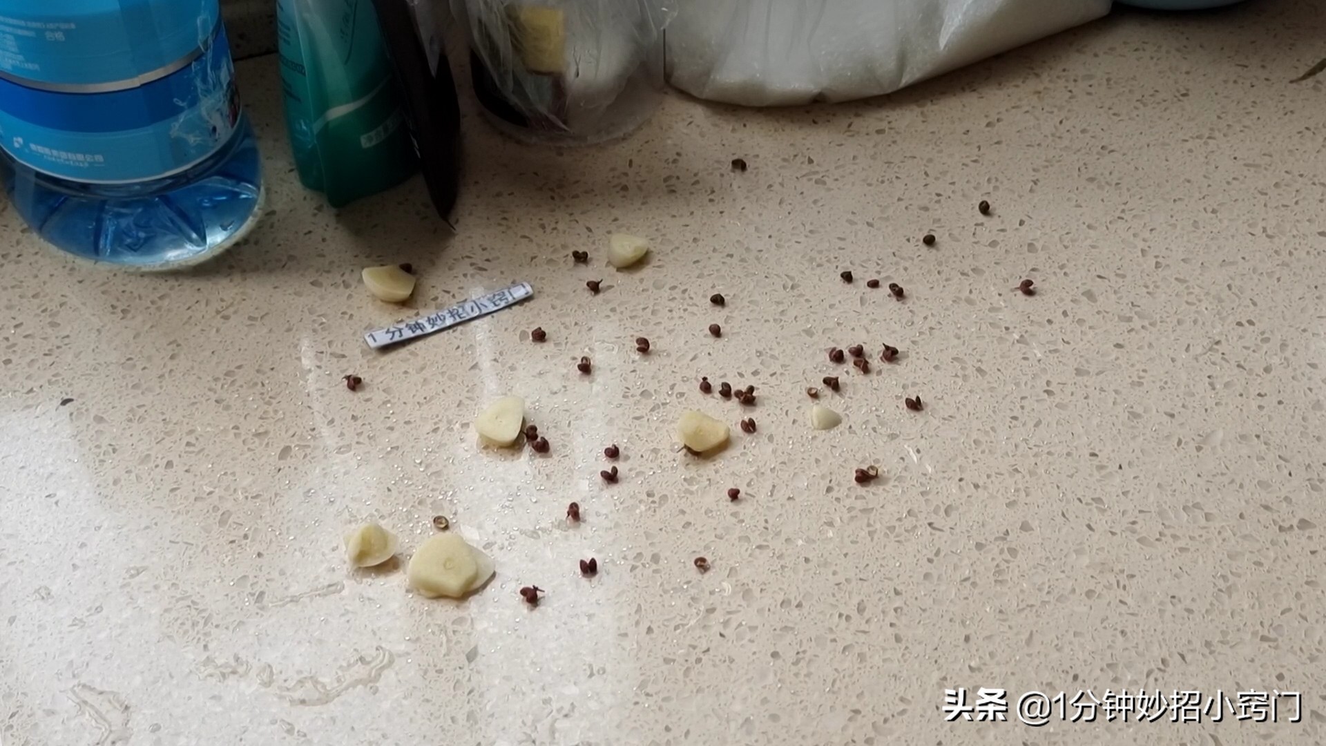 灭蚂蚁最有效的土方法消灭蚁巢,蜂箱灭蚂蚁最有效的土方法