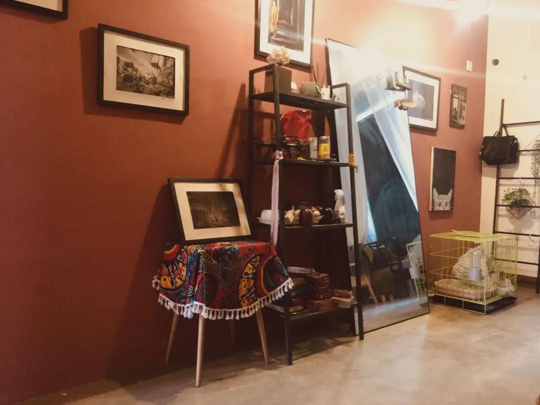 开一家店倒了要亏多少钱,辞职开店的年轻人半年亏18万