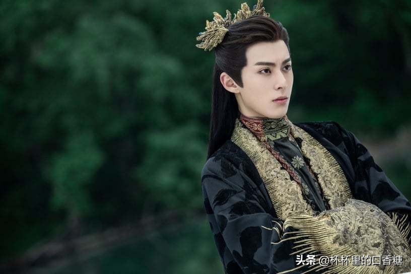 王一博和王鹤棣对比图,王一博王鹤棣许凯