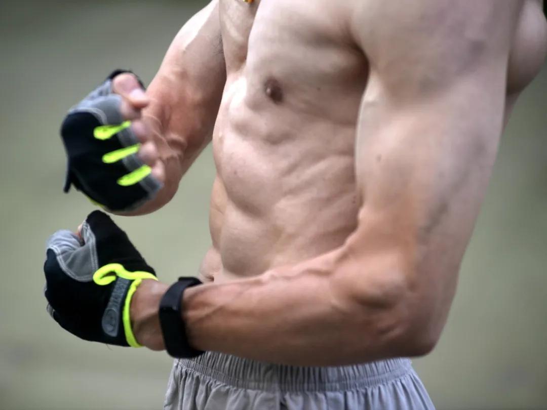 中年男人突然健身意味什么,中年男人突然健身意味出轨吗