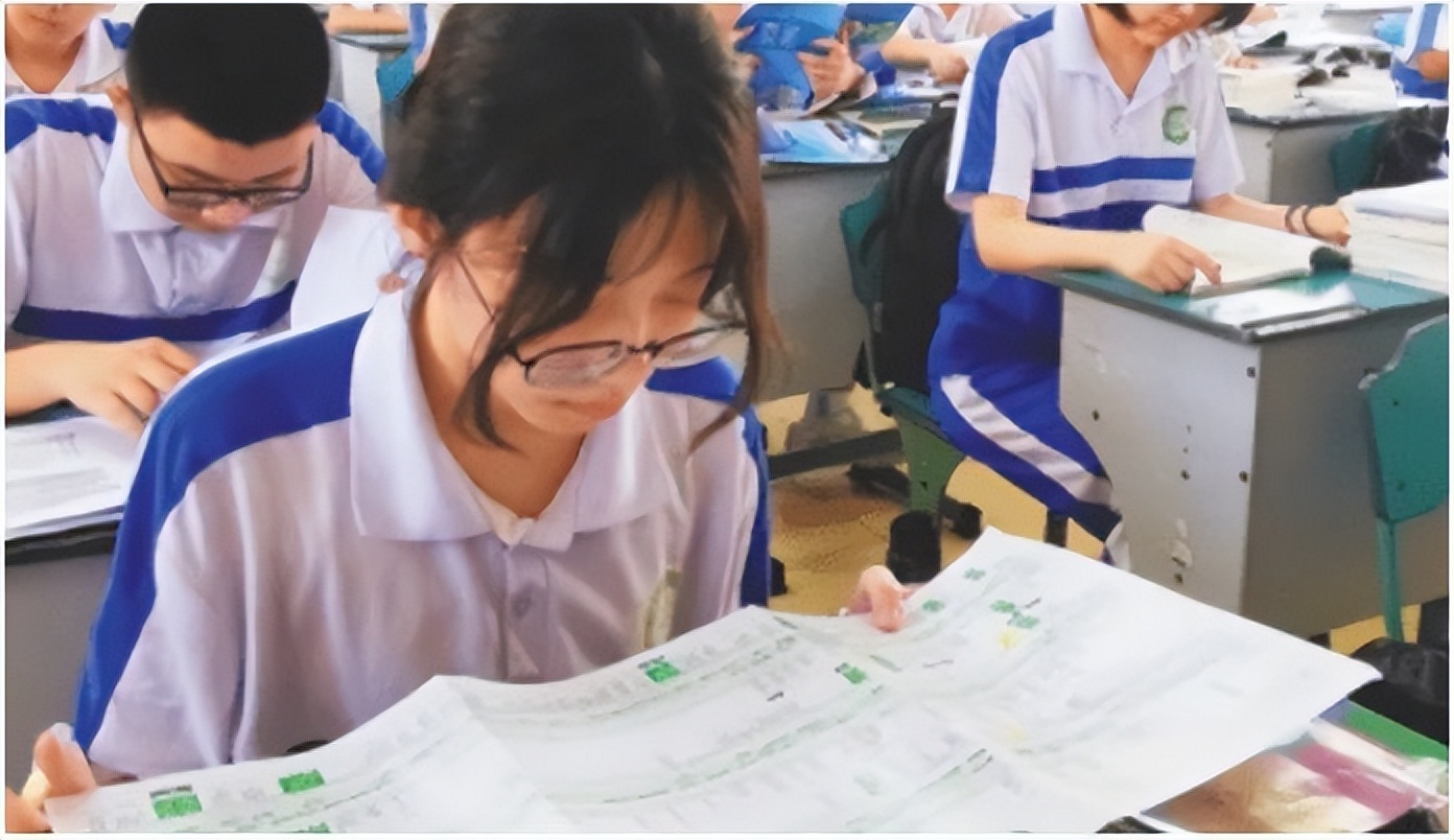 12岁小伟因学习困难导致失眠，一个疗程后成绩明显提高