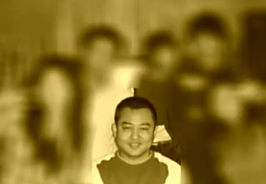 从服务员变身央视主持人,潜逃13年登上相亲节目