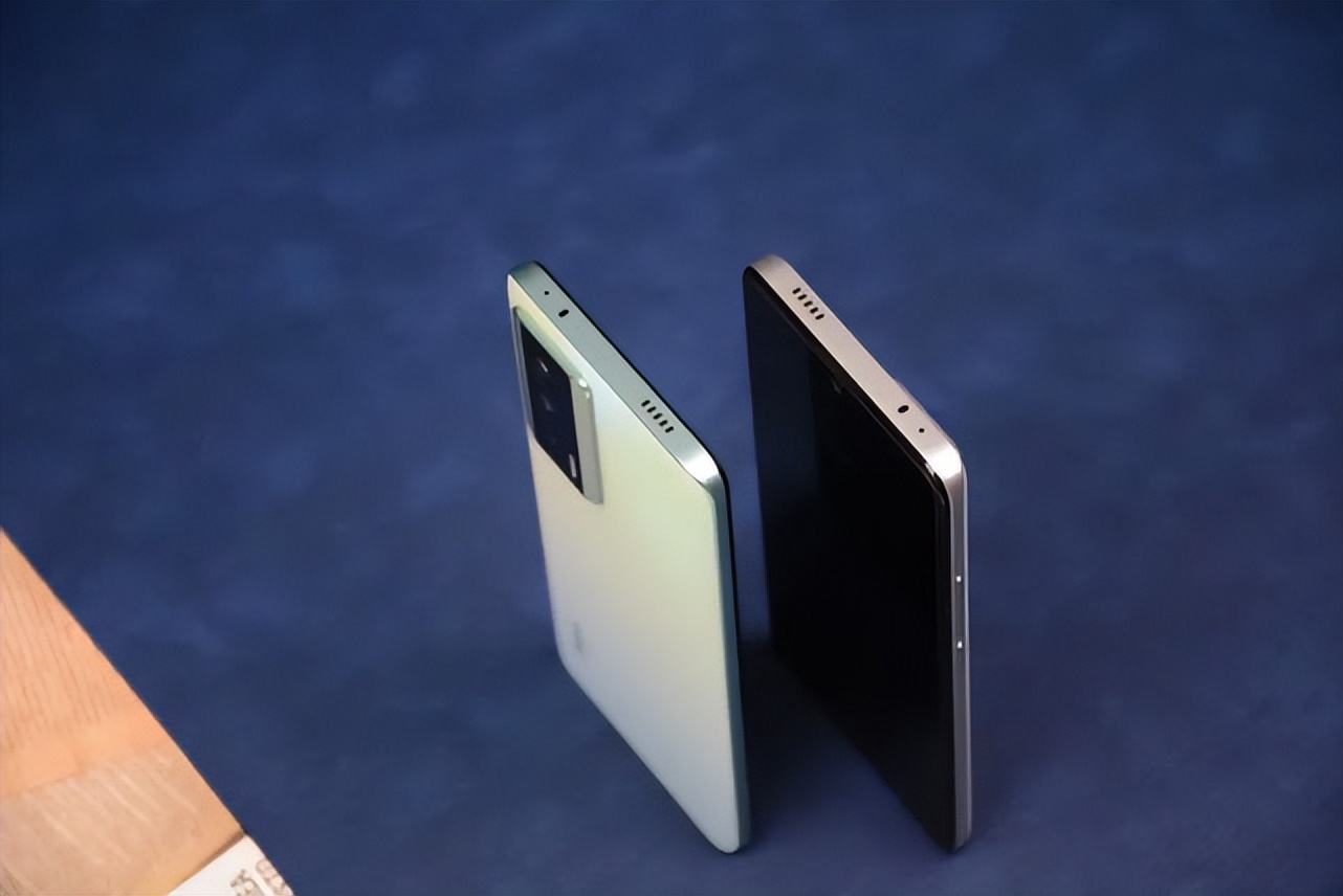 三千块钱的手机性价比最高的一款,2000到三千左右的手机推荐