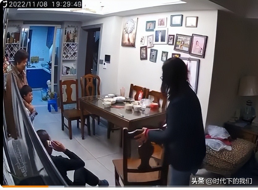 ‘‘掌掴男童’’事件网友各持己见,完整版视频解析,真相如何?