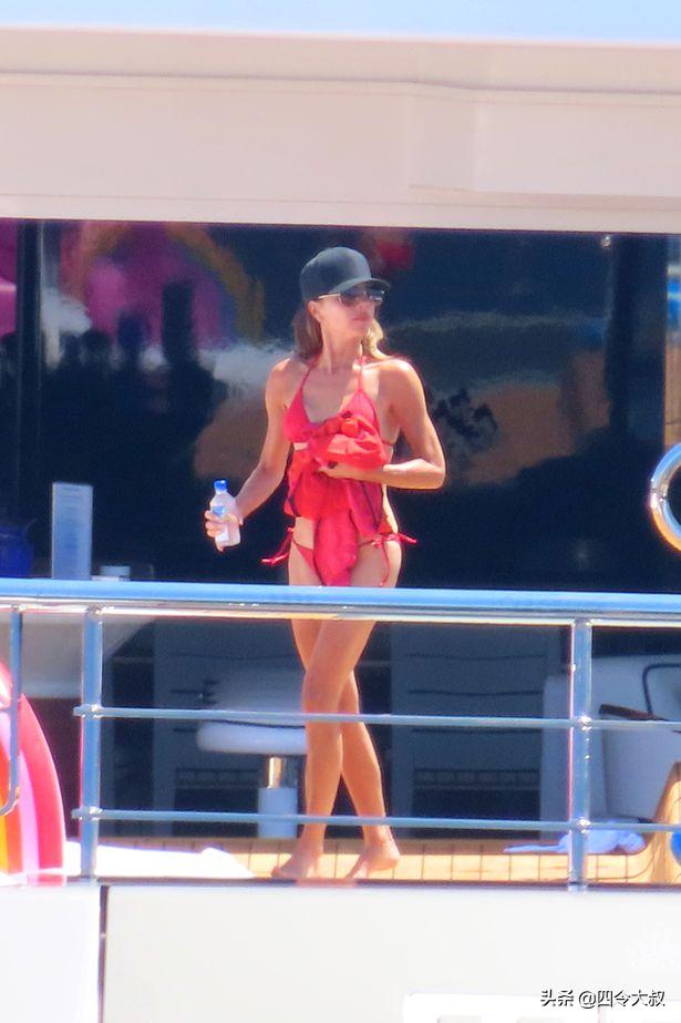 贝克汉姆被捉弄,贝克汉姆和贝嫂被主持人调侃