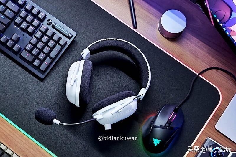 轻盔白甲，闻声激战，雷蛇旋风黑鲨V2专业版无线头戴式耳机体验