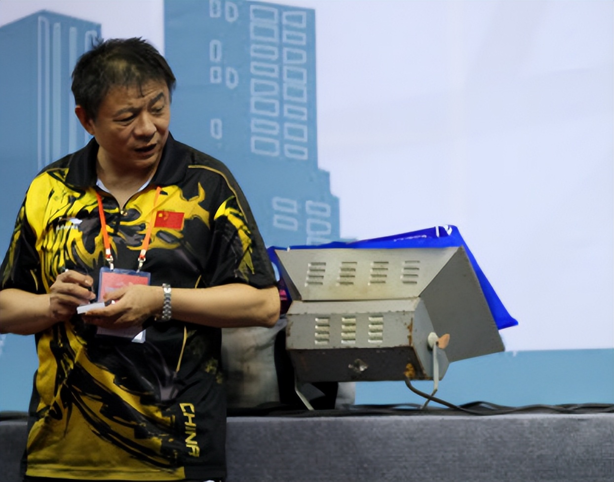 2002年釜山亚运会王楠李晓东,国乒女队主教练李晓东