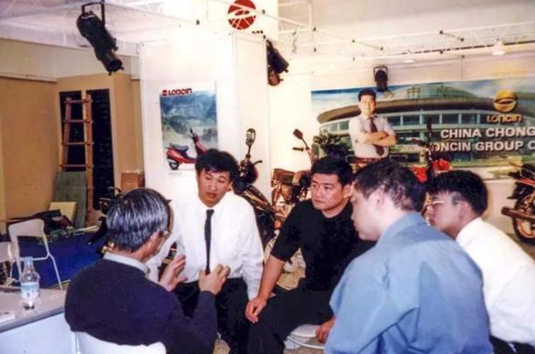 坠落的重庆富豪：占据越南摩托半壁江山，身家百亿却被15亿压垮