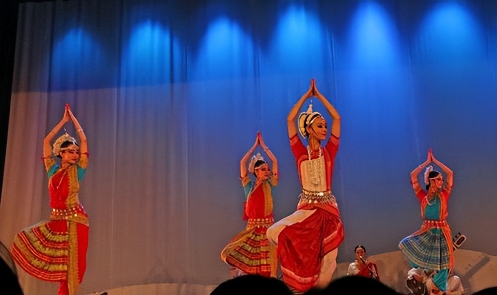 印度舞蹈与敦煌舞蹈,印度舞蹈融合东方舞蹈