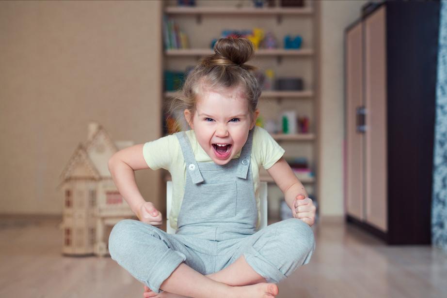 孩子一言不合就动手怎么教育,孩子一言不合就哭怎么教育