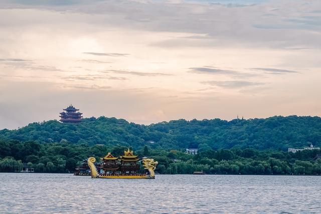 你见过这么美的西湖日落吗,看到了绝美的西湖日落