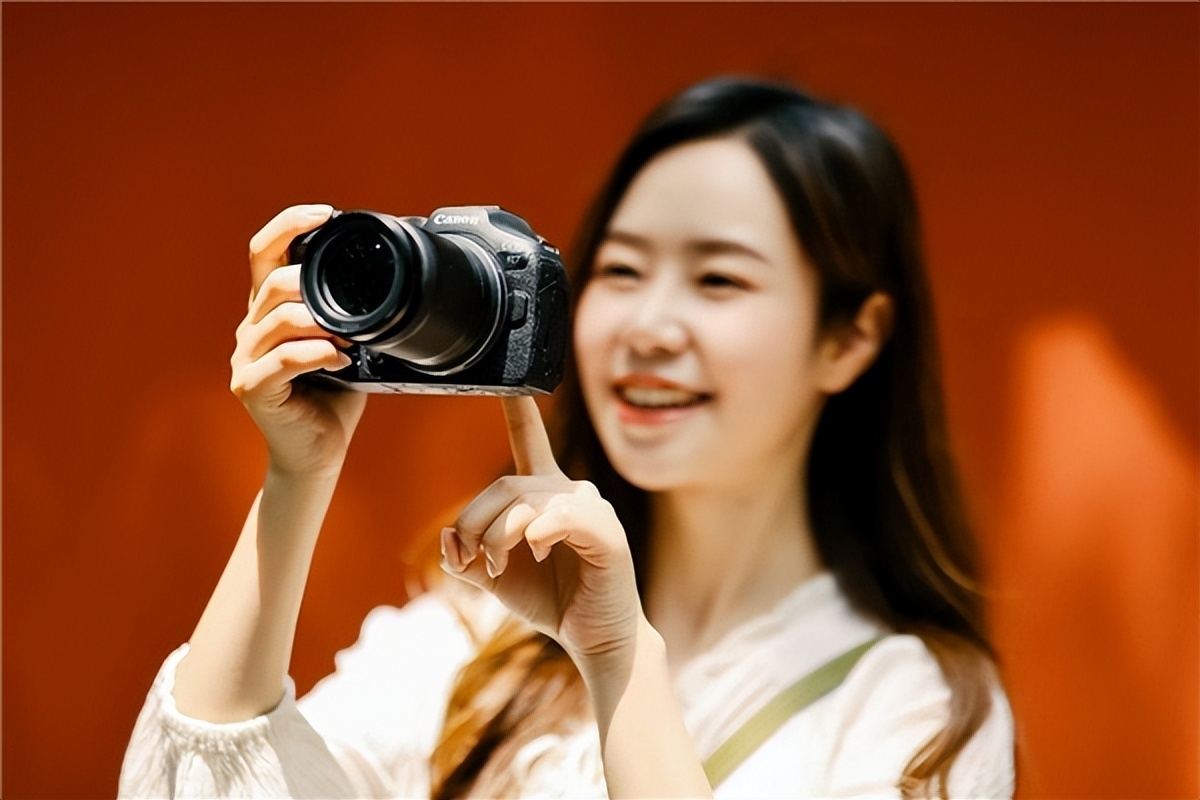 毕业季怎样拍出更美的自己?交给这三款青春专微准没错