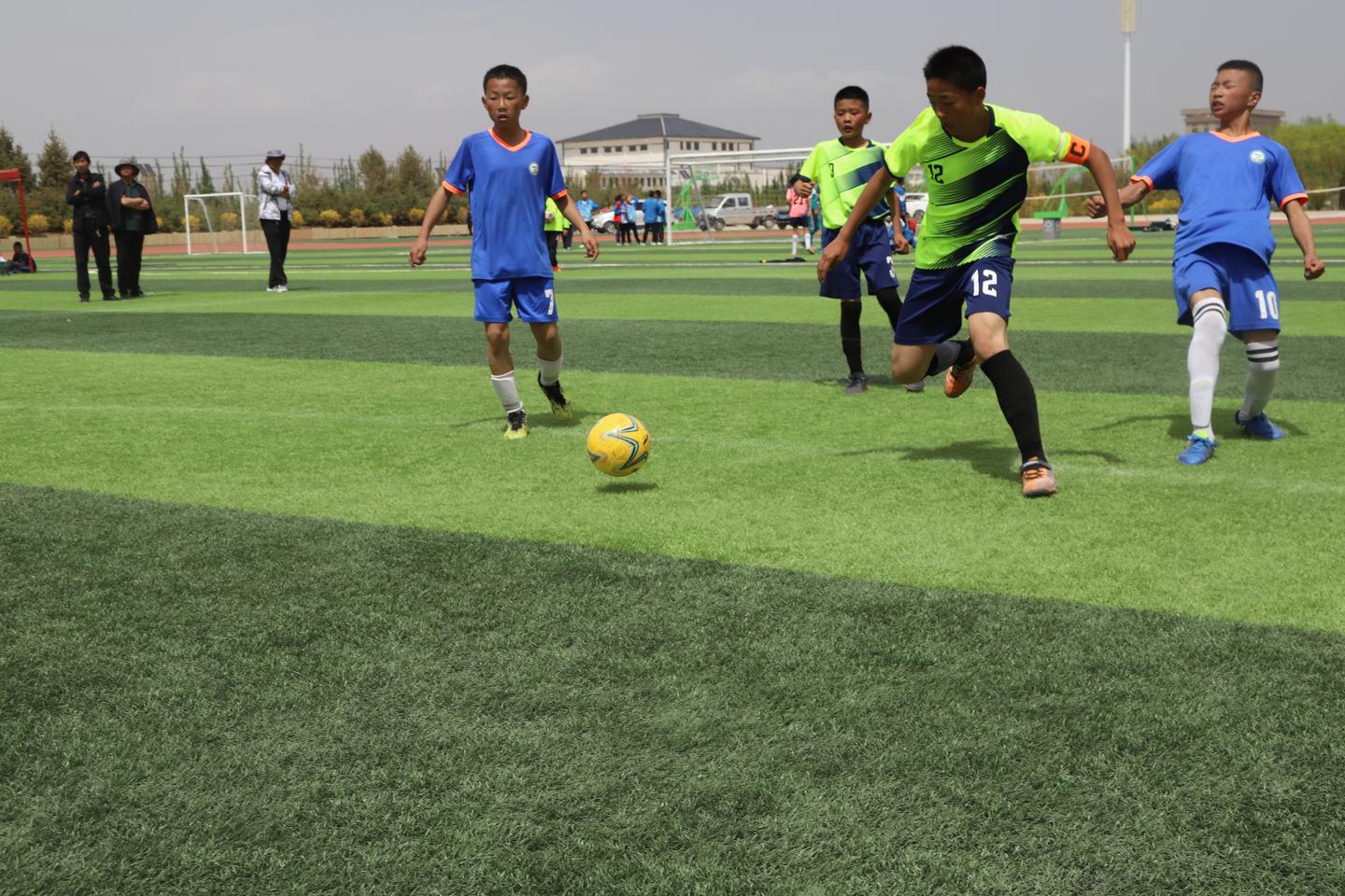 小学生足球比赛奔跑吧少年,大通县奔跑吧少年足球比赛