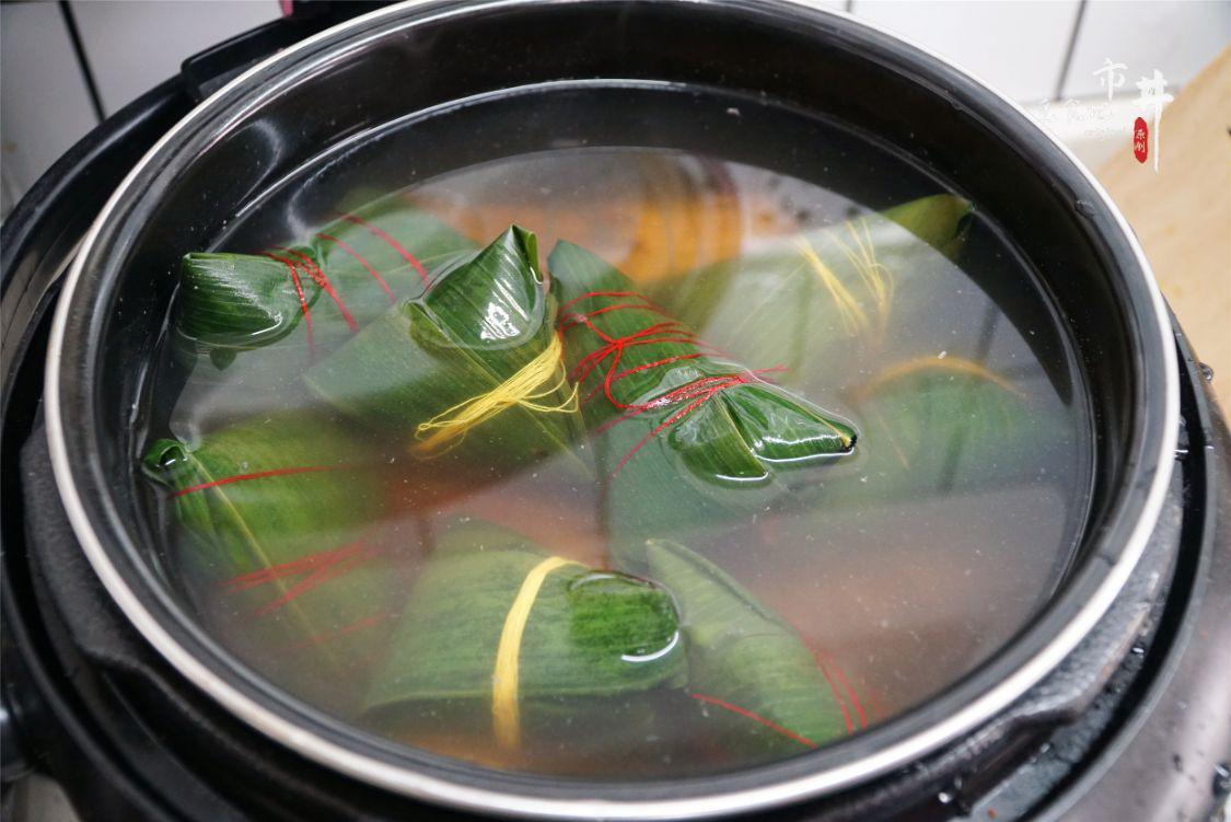 端午节当天煮粽子放什么一起煮,端午节应该怎么包粽子