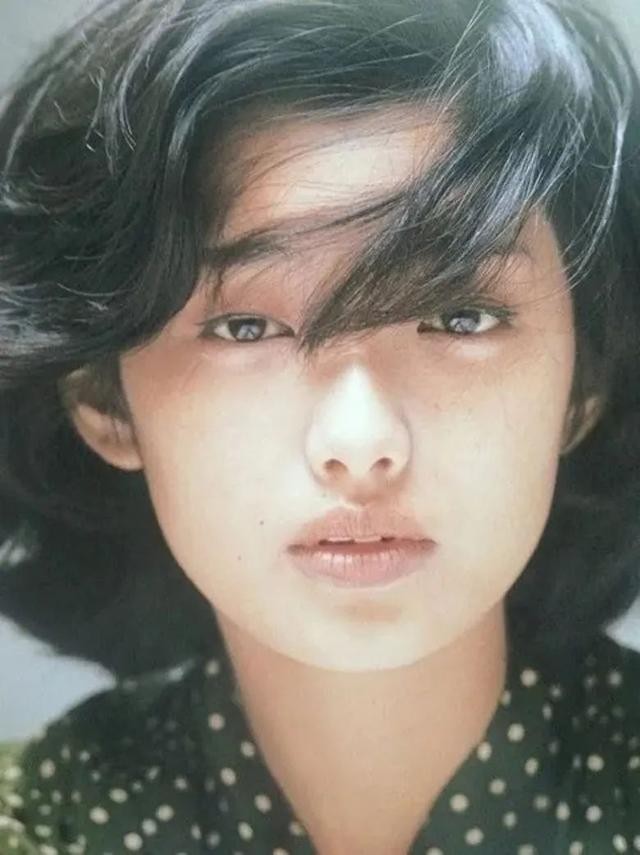 下巴短和后缩怎么变美,下巴后缩怎么矫正嘴尖