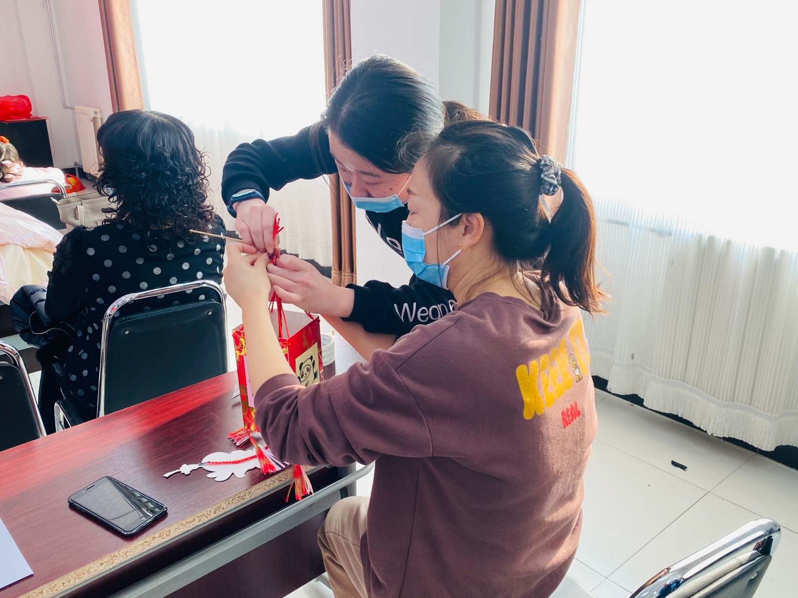 春节变废为宝创意灯笼,美术课正月十五闹元宵灯笼怎么做