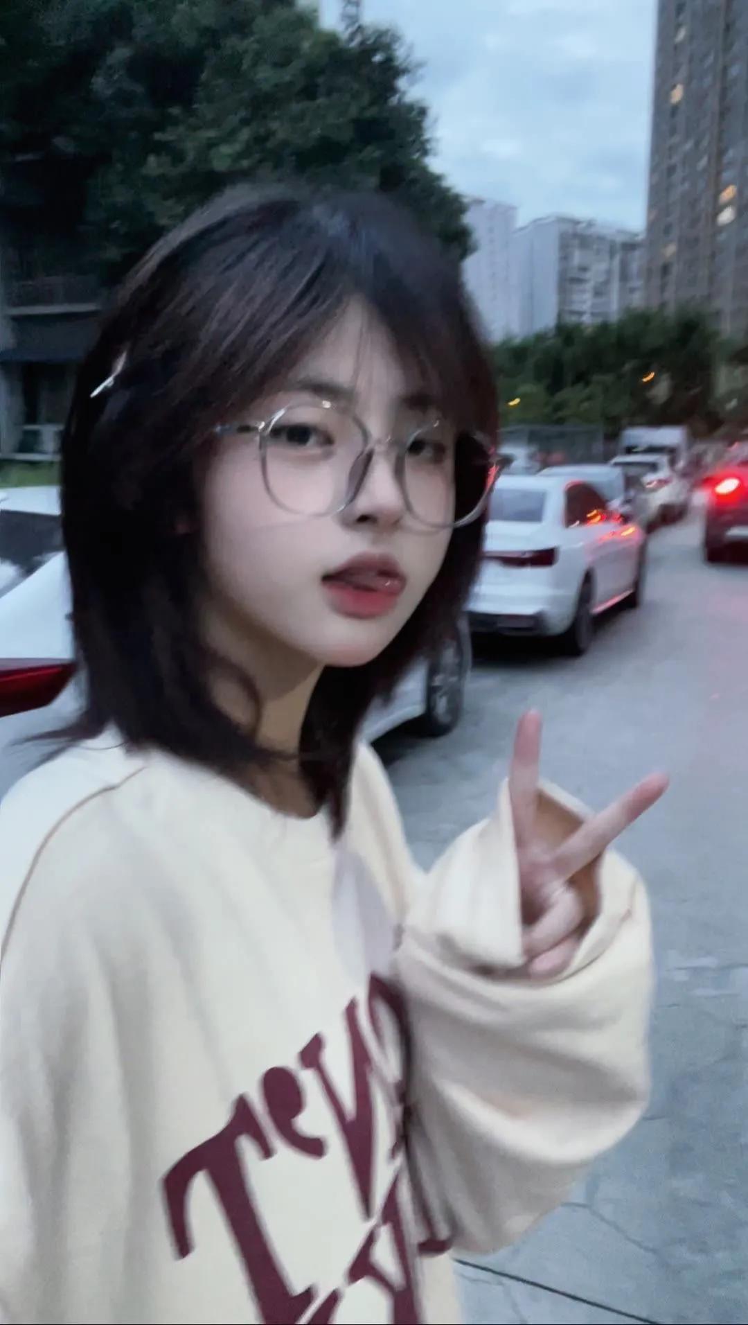 ios缇庡コ澹佺焊瓒呮竻澶村儚,濂界湅鐨勫コ鐢熷绾竔os