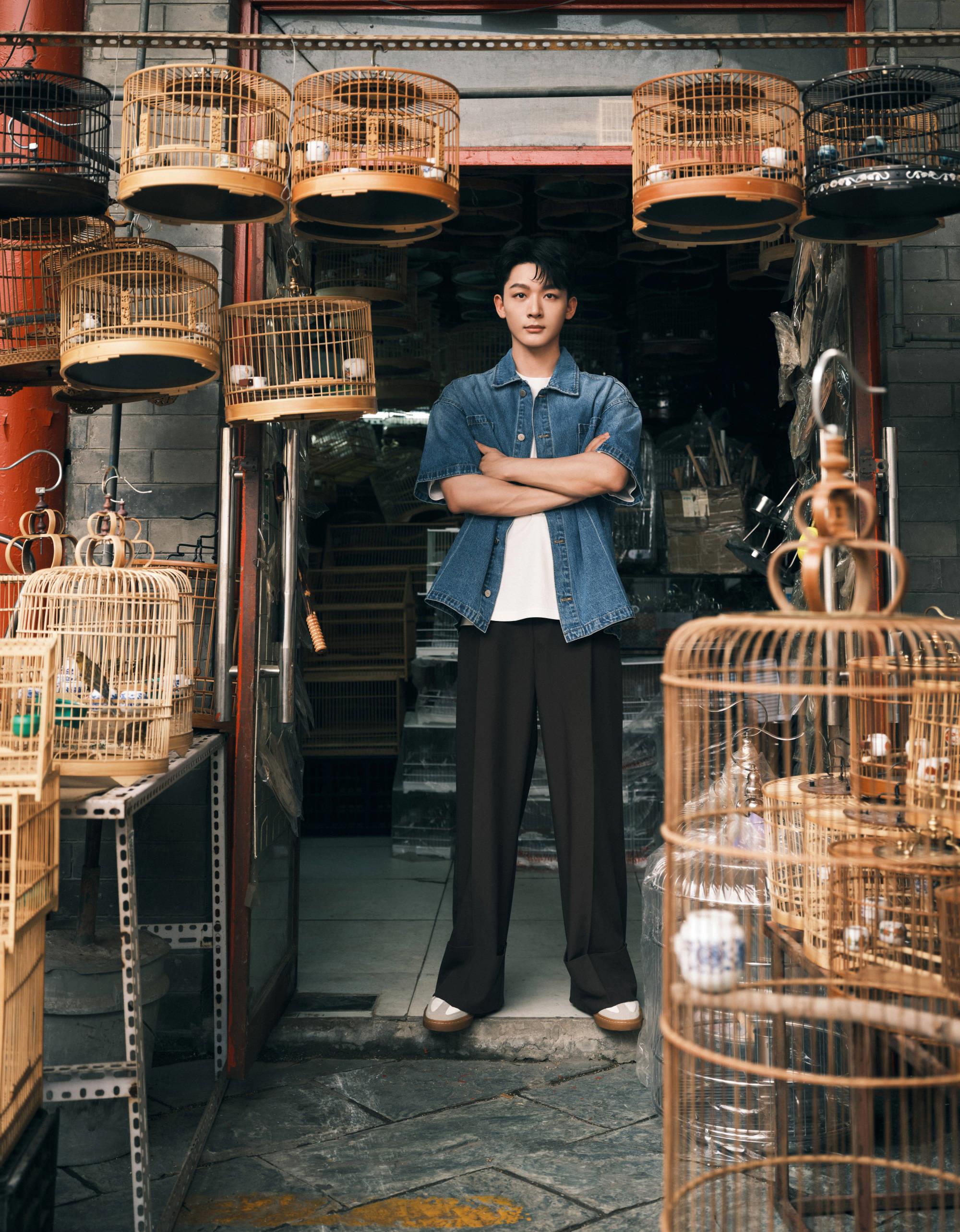 月度最in*服私**：翩翩男妲己胸残质子团，爆剧外的男*诱色**惑最致命！