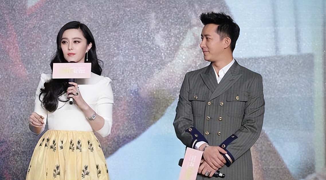 当街小便、踢路人、脚踩高铁桌子，这些明星的素质，一个比一个低