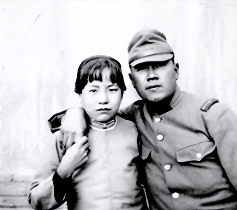 毁三观:旗人格格大腿岔开豪放洗衣,地主三妻四妾不输女明星2