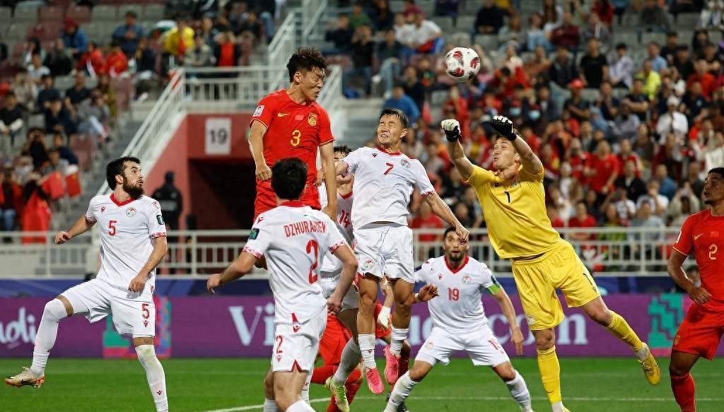 朱辰杰进球为什么被吹,朱辰杰自摆乌龙贺炜解说