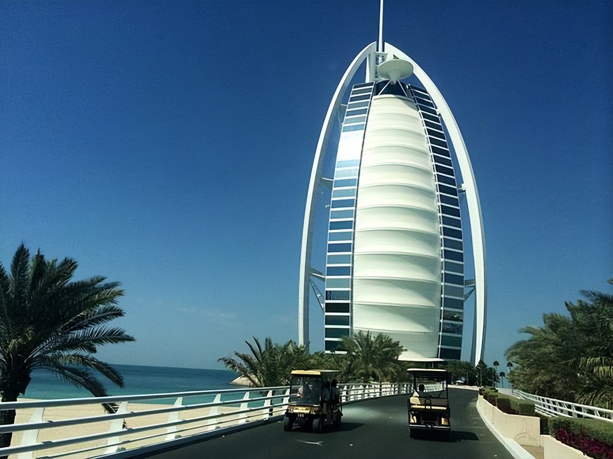 迪拜属于世界什么方位,世界政府为什么对迪拜这么好