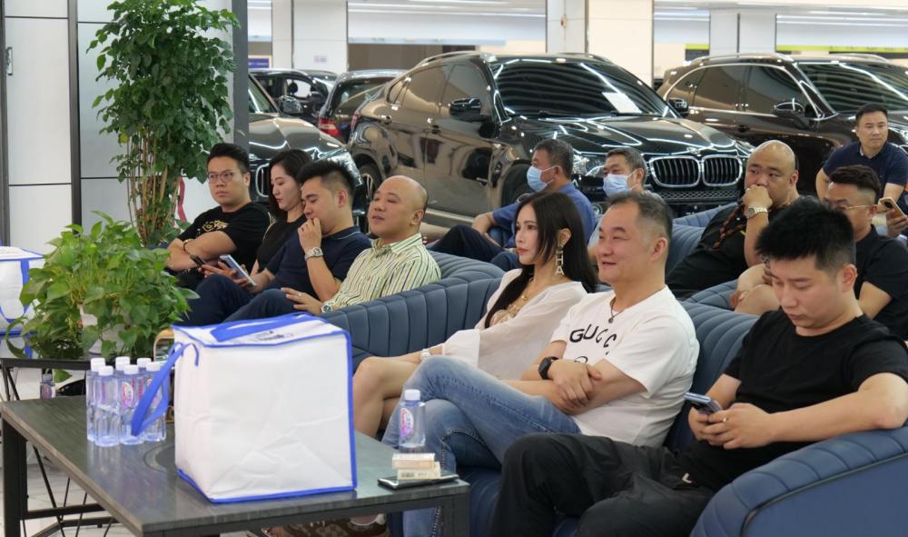 君卡名车杨杰是富二代吗,君卡名车杨杰