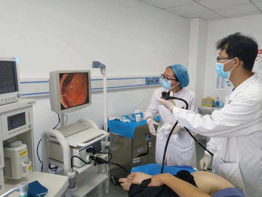 肠胃镜查到有小息肉需要切除吗,做胃肠镜发现有息肉是否直接取出