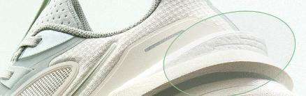 安踏跑鞋矩阵勇立潮头,安踏碳板跑鞋矩阵图片