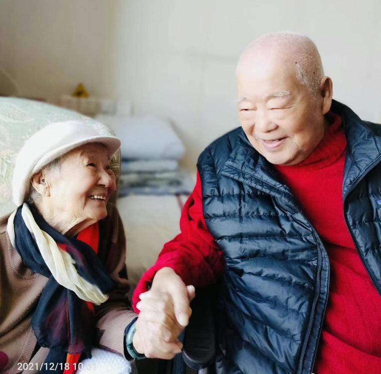 香港老戏骨于洋,90岁于洋近照